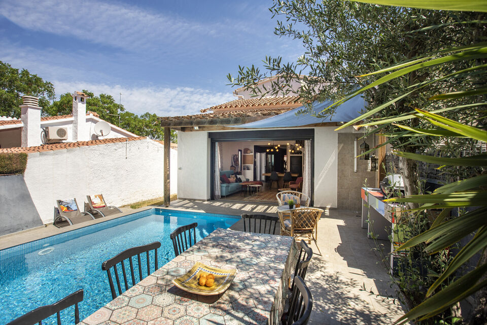 House with pool and garage in one of the best areas of Empuriabrava