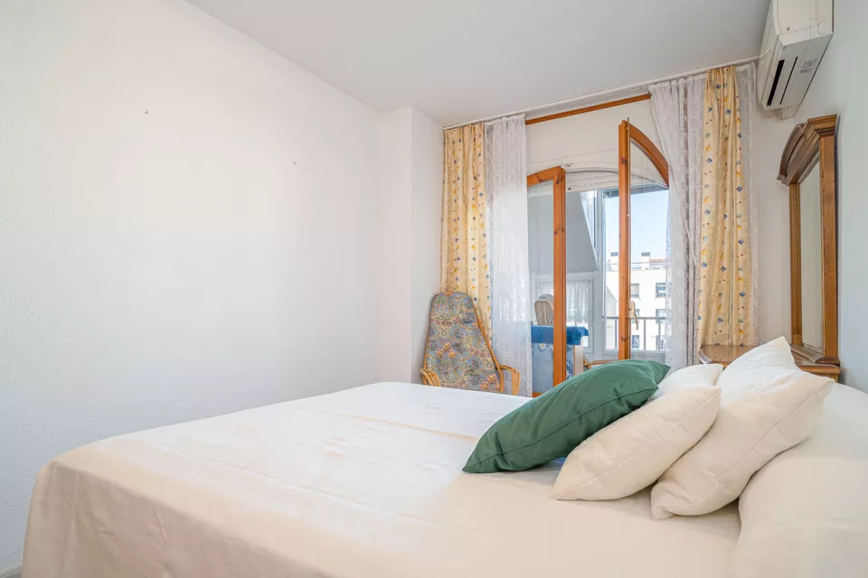 Luxury 2-bedroom apartment with panoramic views of the canal. Come and discover your ideal home toda