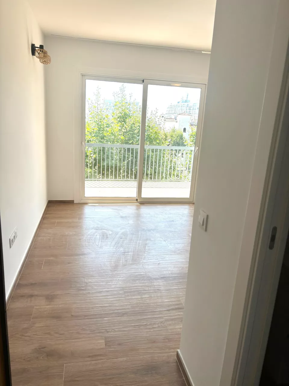 Amazing opportunity! 1 bedroom apartment for sale. Don't miss this unique chance! Contact us now!