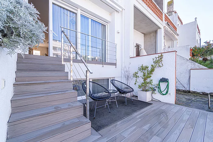 Incredible opportunity to own a house with a mooring in Empuriabrava! Don't miss out!