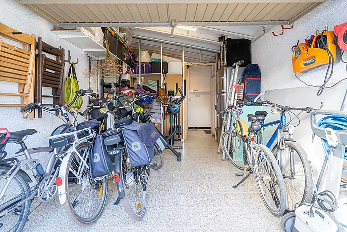 Belle maison avec piscine et trois grandes chambres, découvrez la maison de vos rêves! Venez la visi