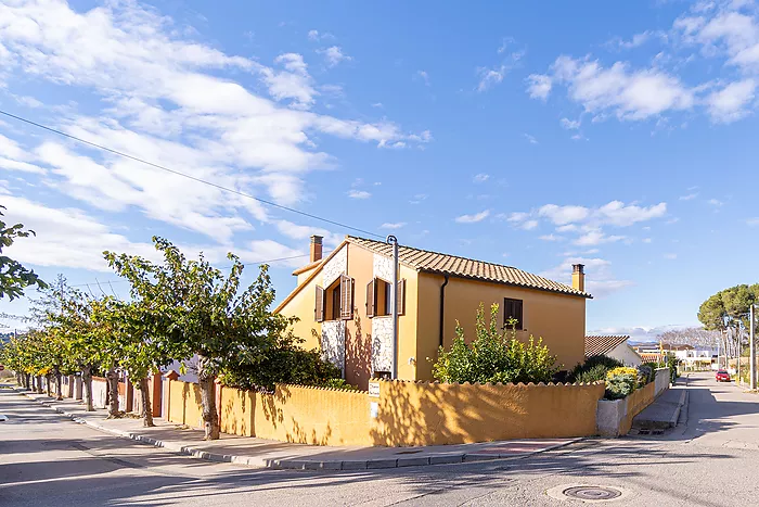 Encantadora casa unifamiliar en zona tranquila