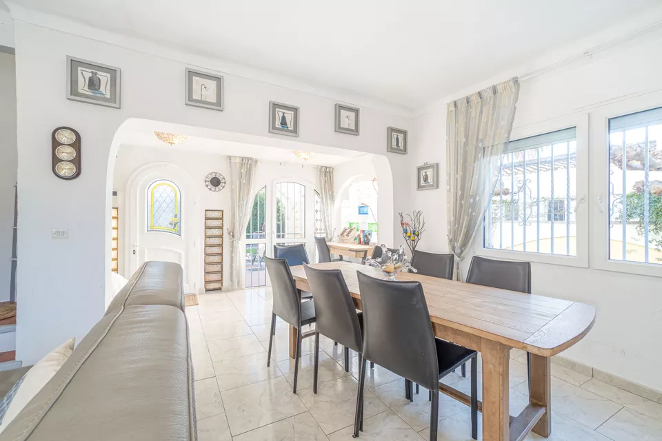 Chalet individuel à vendre à Empuriabrava. Votre maison idéale vous attend dans cet endroit magnifiq