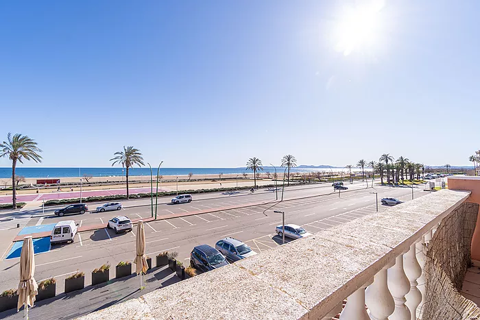 Apartamento con impresionantes vistas al mar y licencia turística