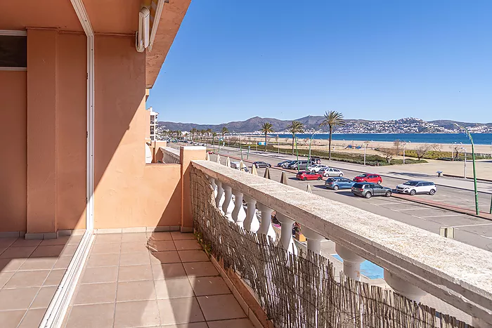 Apartamento con impresionantes vistas al mar y licencia turística