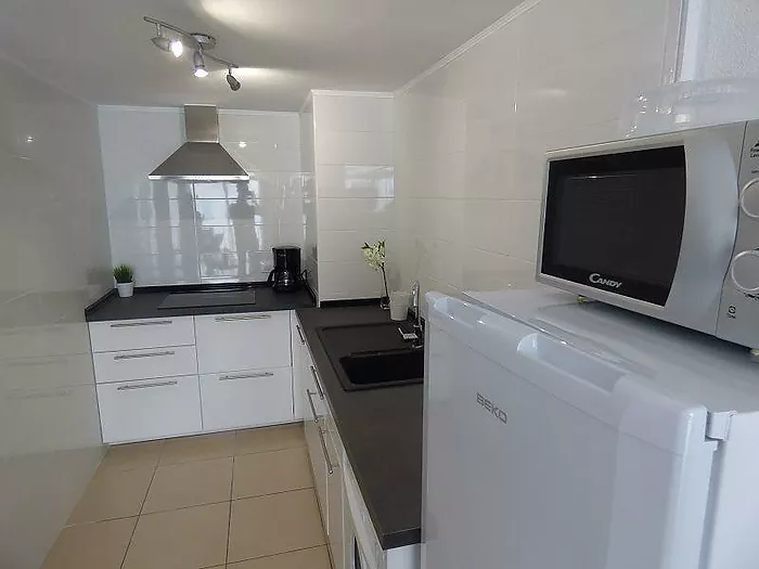 Appartement rénové à Empuriabrava. Idéal pour profiter du charme côtier.